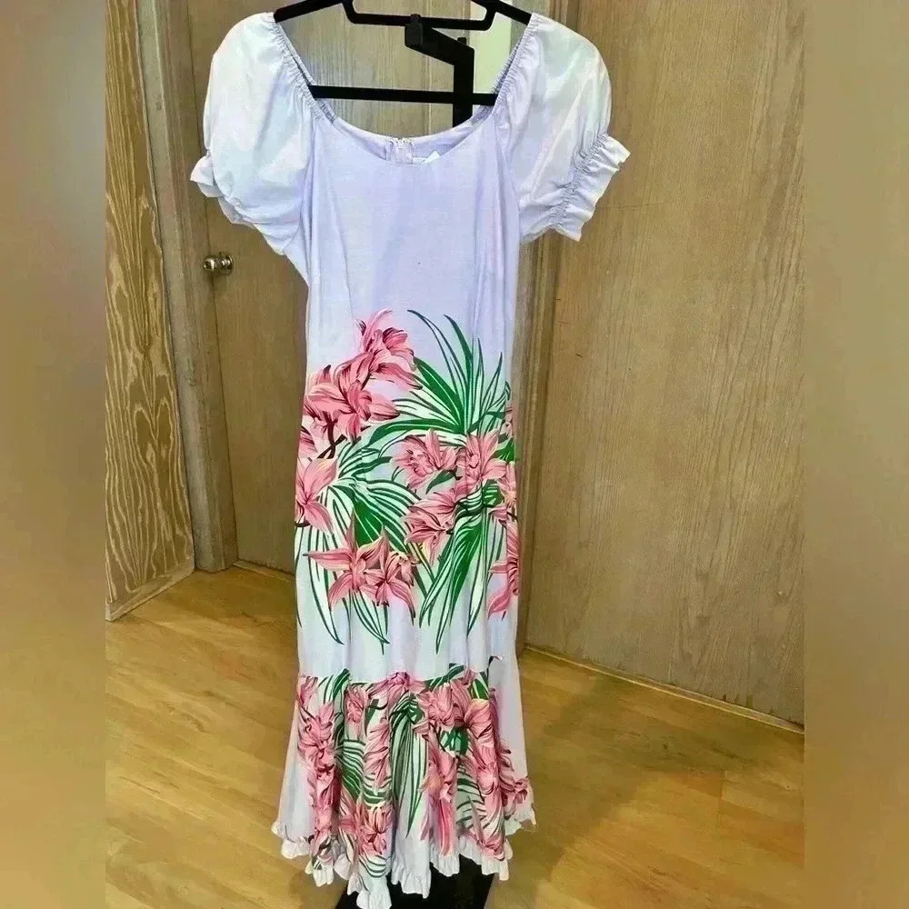 Worn Once - Hawaiian muumuu- lavender